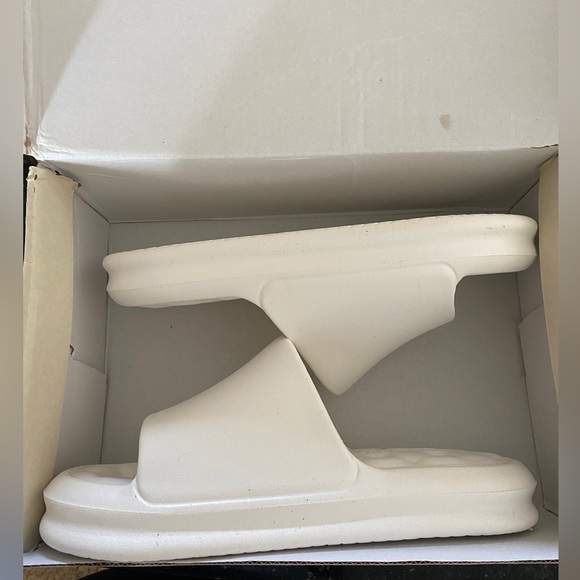 J/Slides white squish eva stephie slip on sandals size 8 - Picture 2 of 5